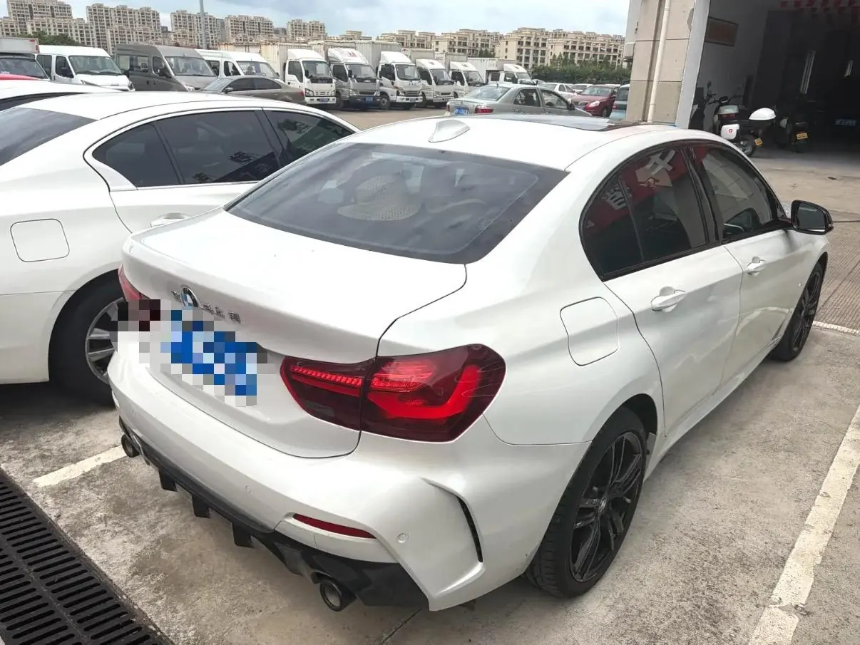 BMW 1 Series 2023 125i 2.0T M Sports Obsidian Night Edition Automatic Gear 5