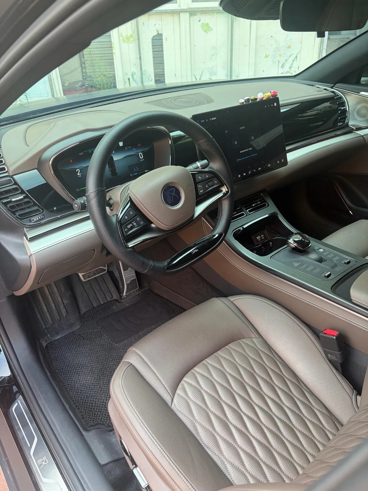 BYD 2024 Han DM-i 1.5T stepless glory version 121KM noble automatic gear 2