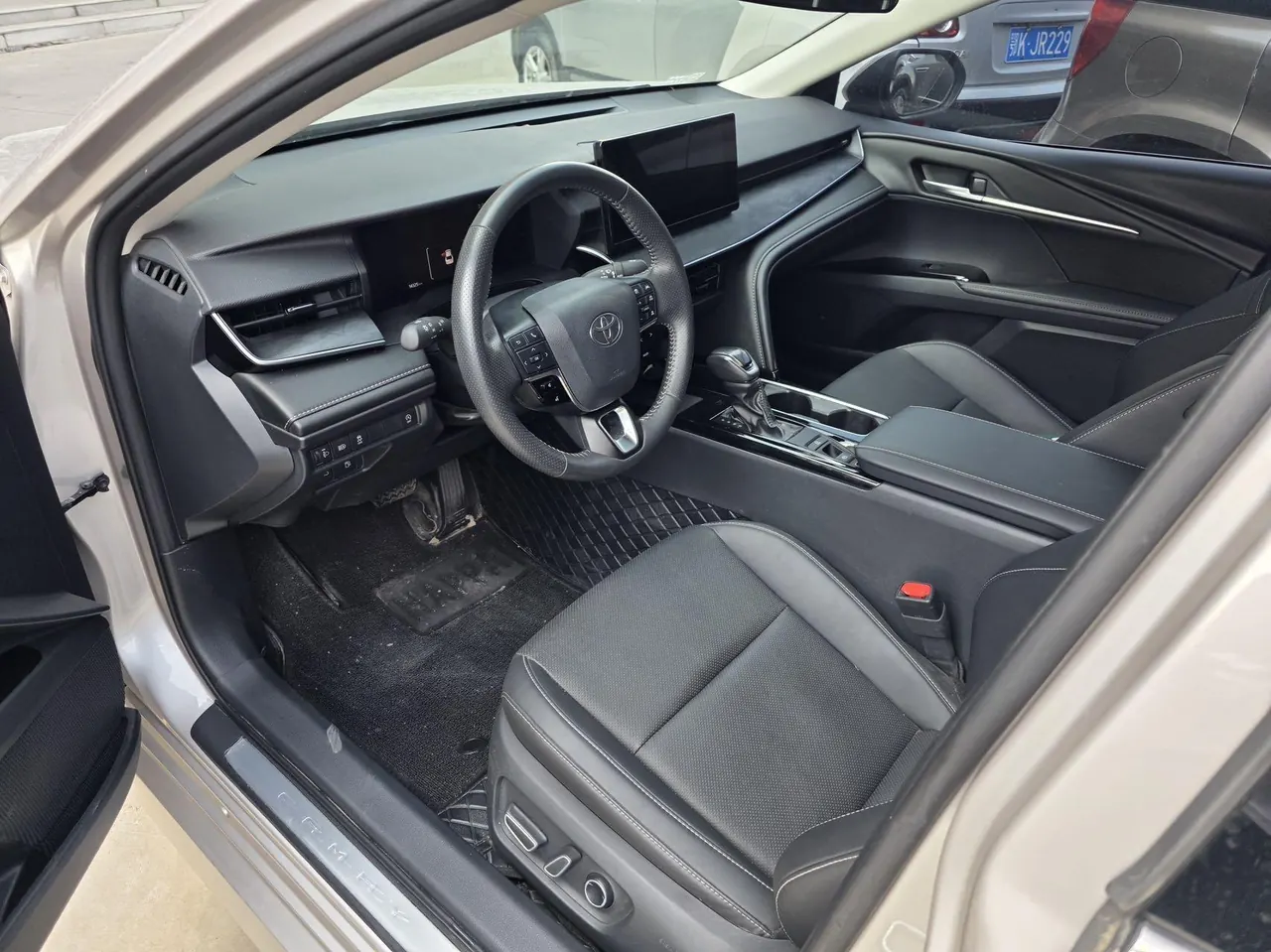 Toyota 2024 Camry 2.0GVP Stepless Deluxe Edition Automatic Transmission 2