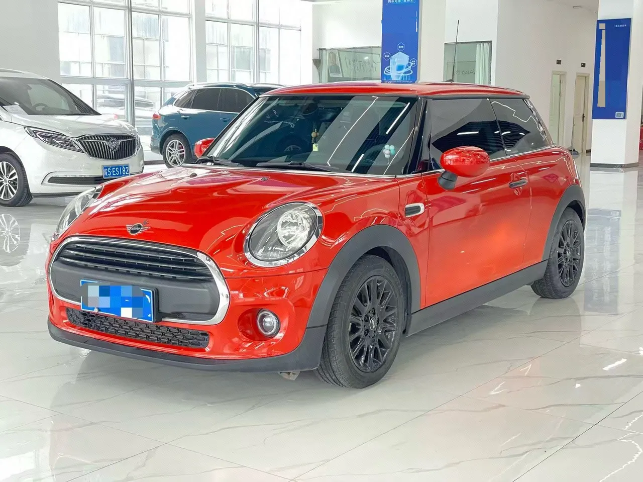 Open image lightbox: MINI Mini (imported) 2020 Mini One PLUS 1.5T automatic gear