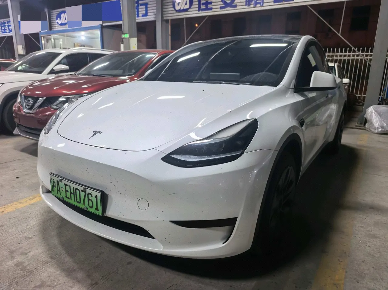 Open image lightbox: Tesla 2024 Model Y rear-wheel drive version automatic transmission