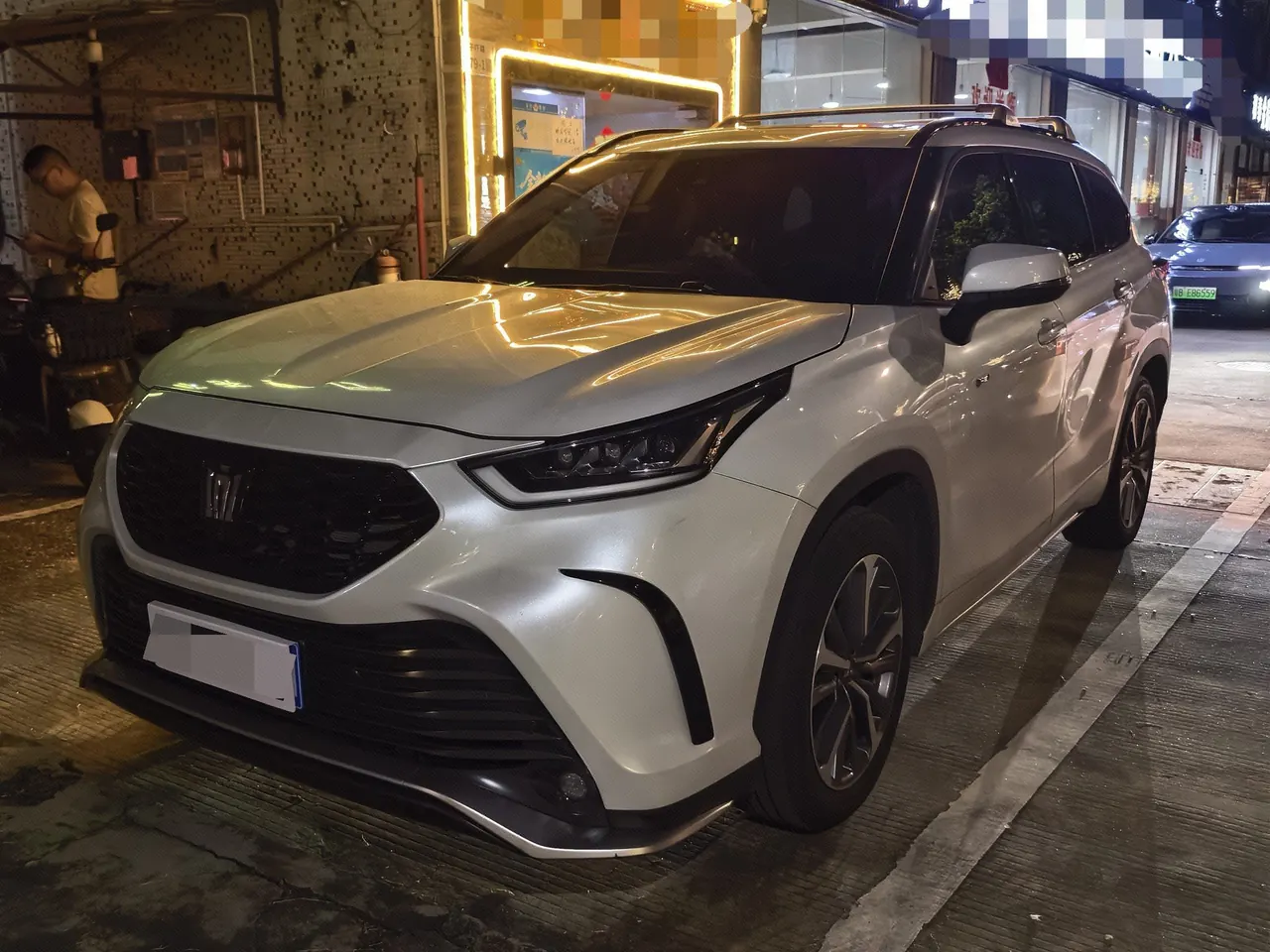 Open image lightbox: Toyota 2024 Crown Land Release HEV 2.5 Stepless Four-wheel Drive Flagship Automatic Gear