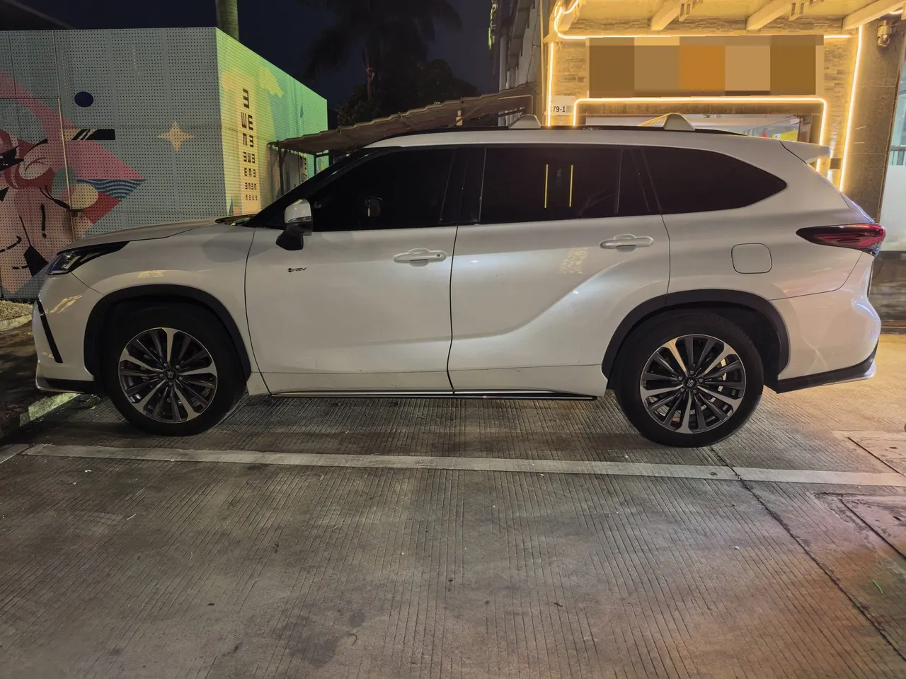 Toyota 2024 Crown Land Release HEV 2.5 Stepless Four-wheel Drive Flagship Automatic Gear 6
