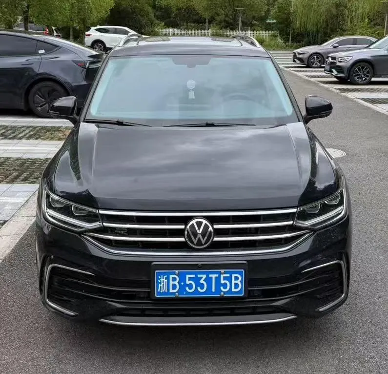 Volkswagen 2024 Tiguan L R-Line 2.0TSI 330TSI Two-Drive R-Line Overdrive Automatic Gear 2