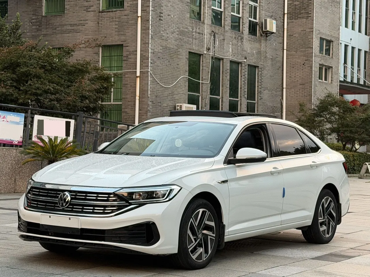 打开图片灯箱:Volkswagen 2022 Sagittarius 1.4TSI 280TSI Exceed Edition Automatic Gear