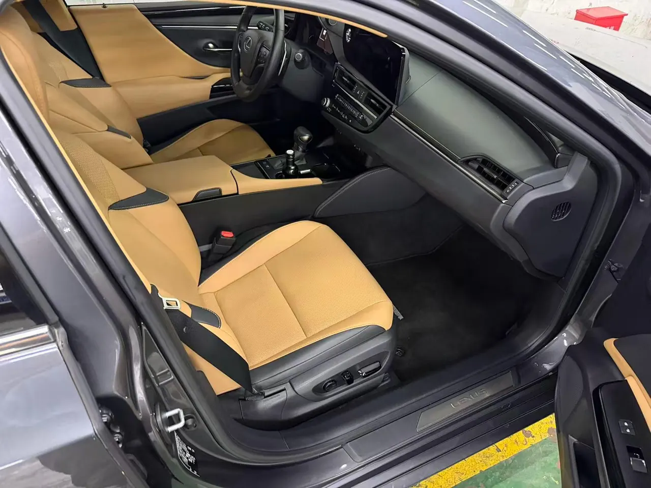 Lexus ES (Imported) 2022 ES300h 2.5 Stepless Premium Edition Automatic Gear 3