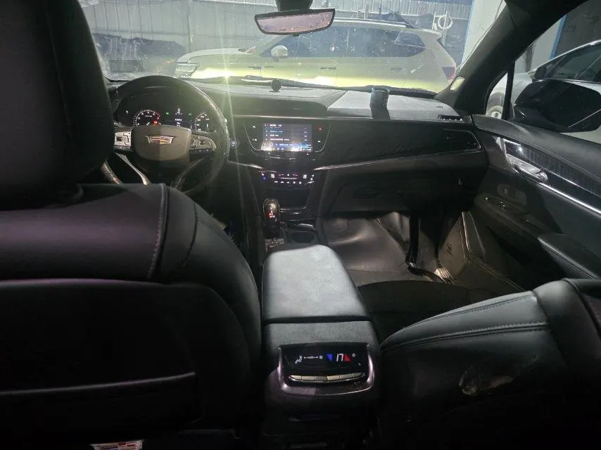 Cadillac 2022 XT6 48V 2.0T 7-seat four-wheel drive luxury automatic gear 6