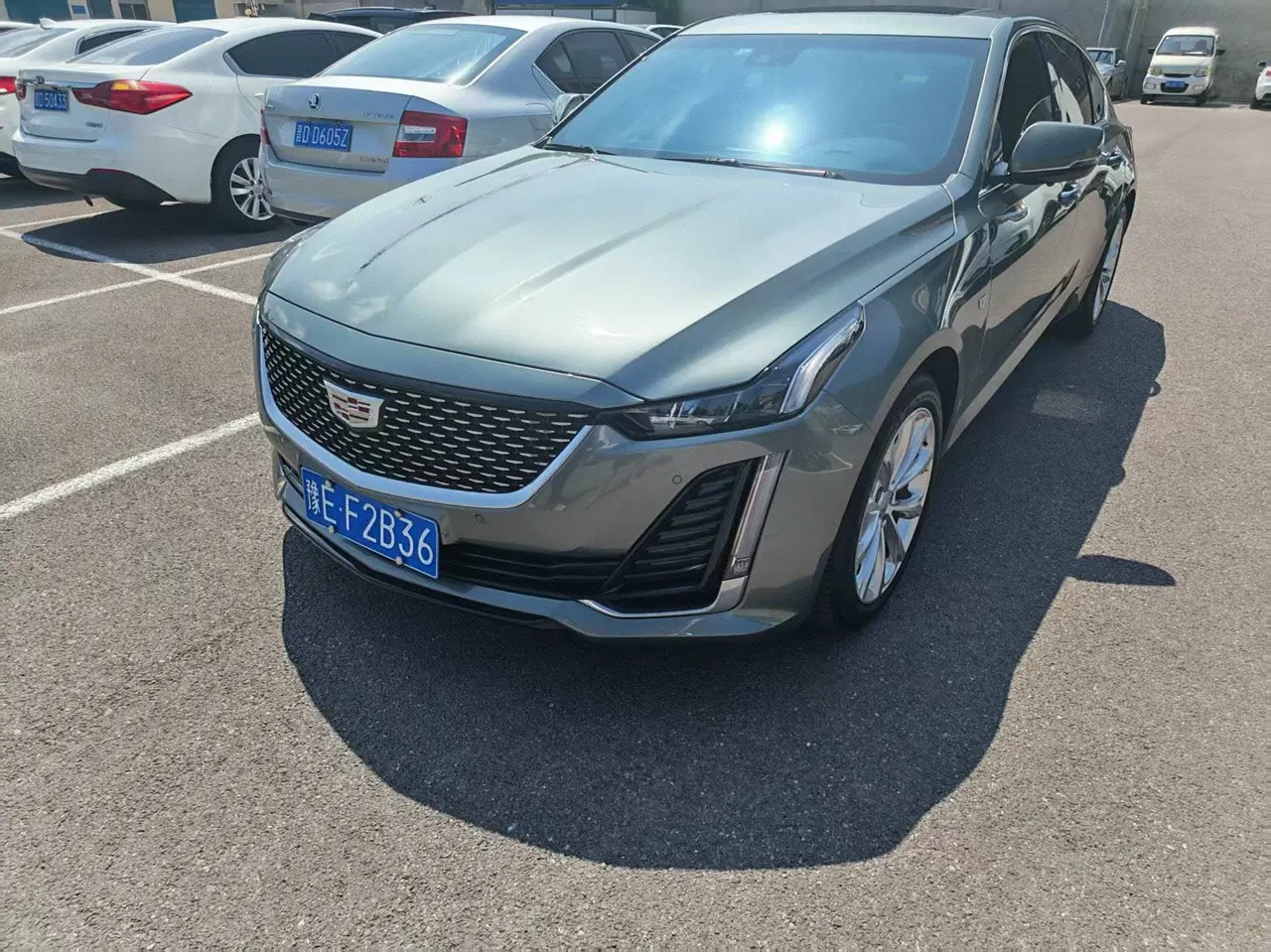 Open image lightbox: Cadillac 2023 CT5 2.0T 28T Luxury (Standard Edition) Automatic Gear