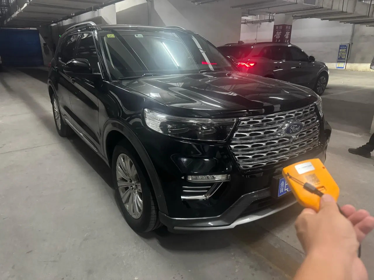 Ford 2020 Explorer 2.3T EcoBoost 285 Four-wheel Drive Titanium Edition 7-seat Automatic Gear 2