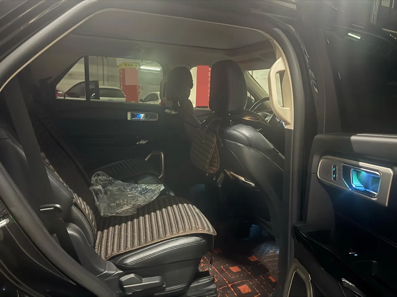 Ford 2020 Explorer 2.3T EcoBoost 285 Four-wheel Drive Titanium Edition 7-seat Automatic Gear 9