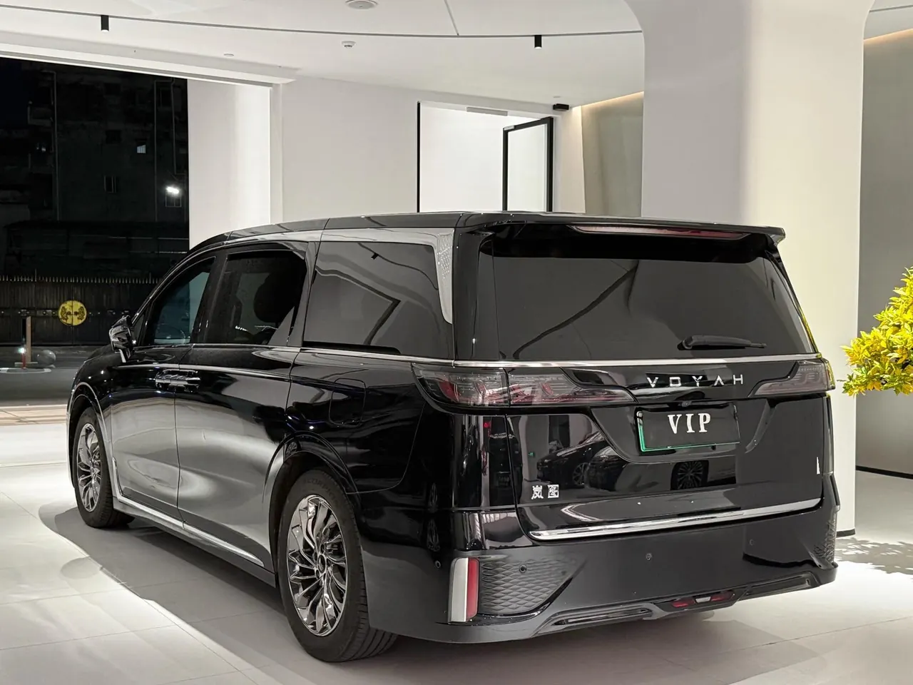 Voyah 2024 dreamers PHEV 1.5T long endurance flagship automatic gear 4