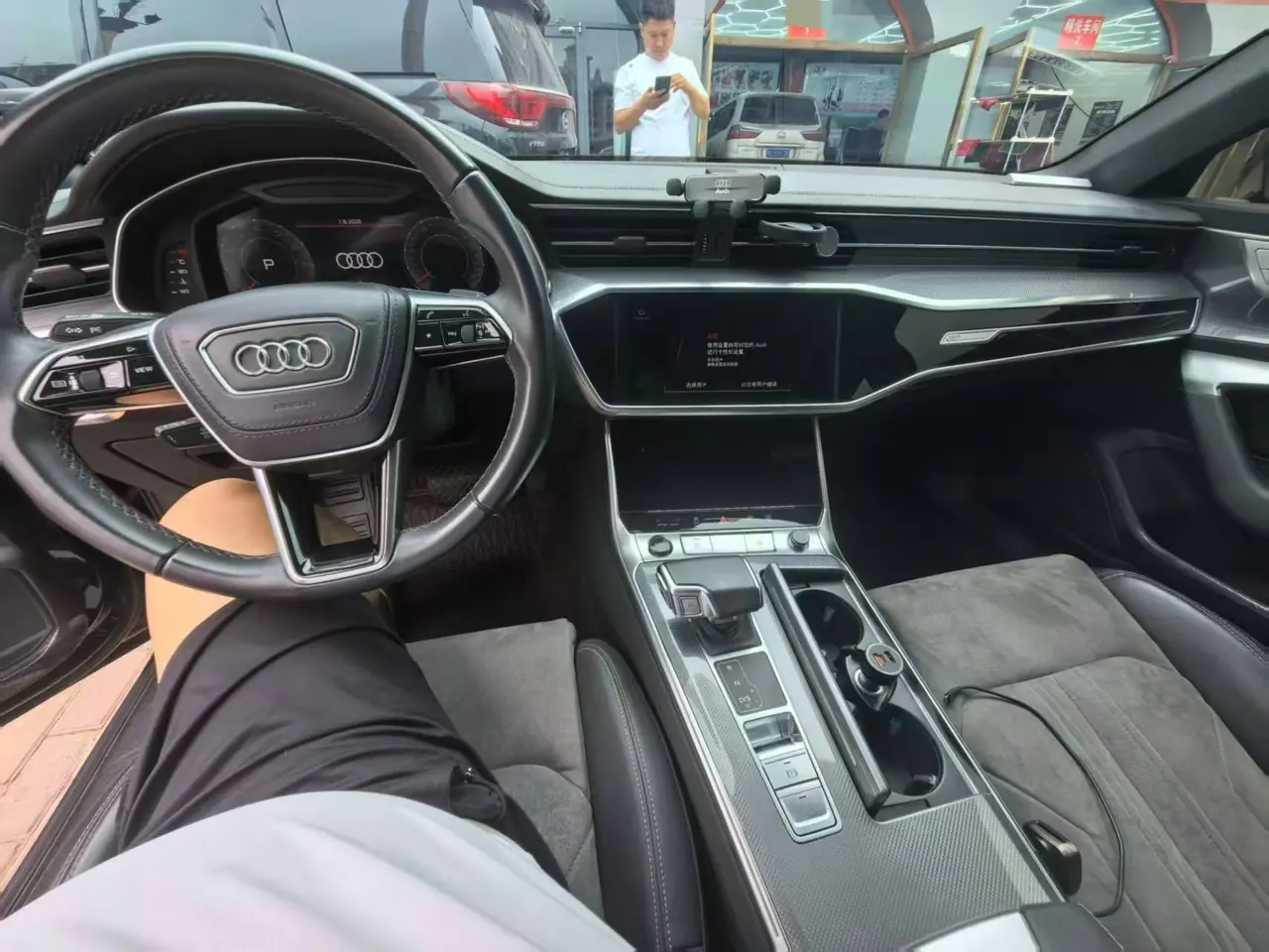 Audi 2023 A6L 2.0TFSI 40TFSI Deluxe Elegant Automatic 8