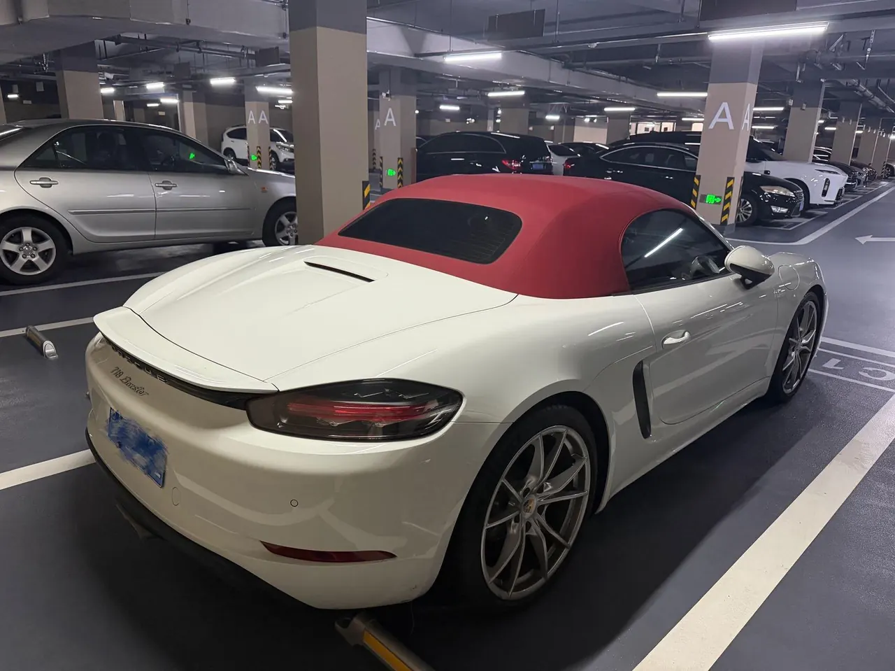 Porsche 718 (Imported) 2023 718 Boxter 2.0T Style Edition Automatic 6