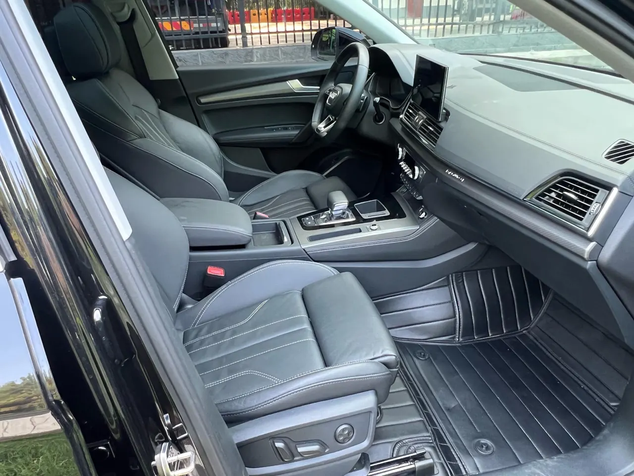 Audi 2022 Q5L 2.0TFSI 40TFSI luxury dynamic automatic 9