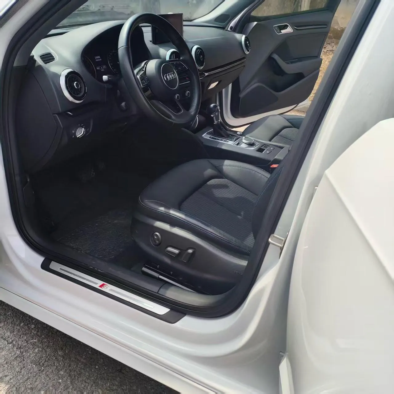 Audi 2020 A3 Sportback 1.4TFSI 35TFSI aggressive automatic gear 2