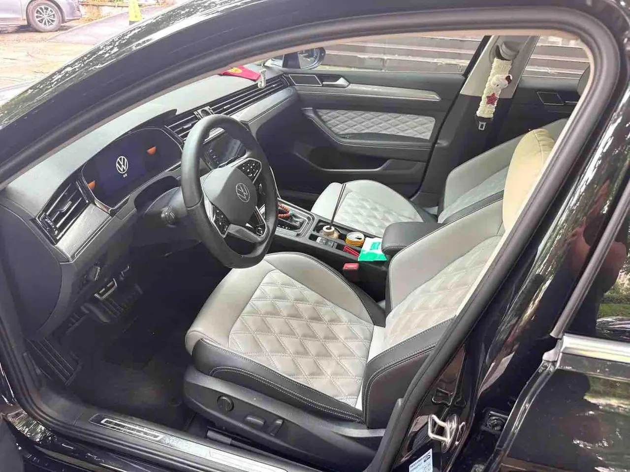 Volkswagen 2023 Magotan 2.0TSI 330TSI 2 million Commemorative Edition Leading Automatic Gear 4