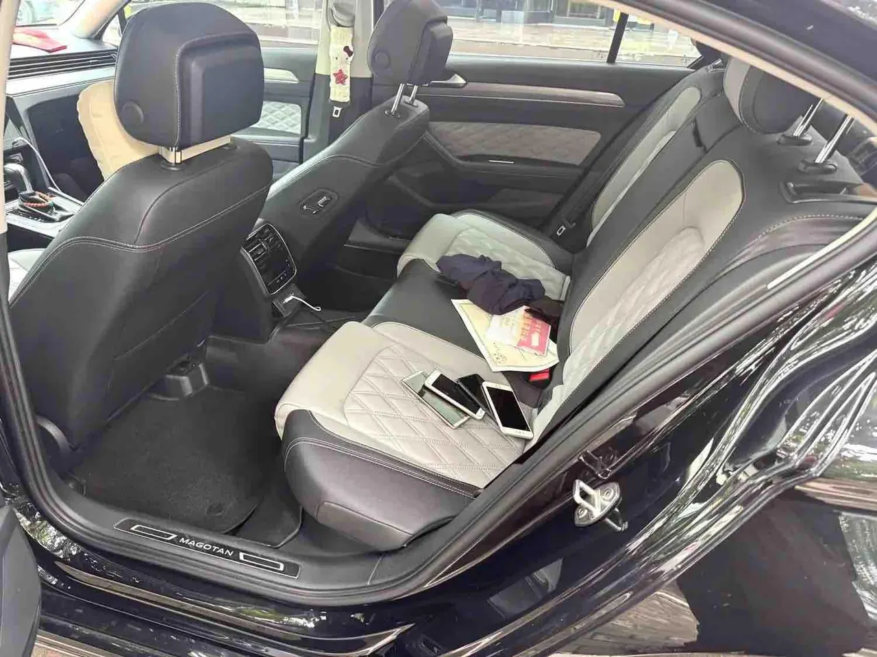 Volkswagen 2023 Magotan 2.0TSI 330TSI 2 million Commemorative Edition Leading Automatic Gear 6