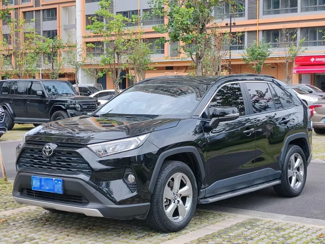 打开图片灯箱:Toyota 2022 RAV4 Rongbo 2.0 Stepless Two-Drive Fashion Plus Edition Automatic Gear