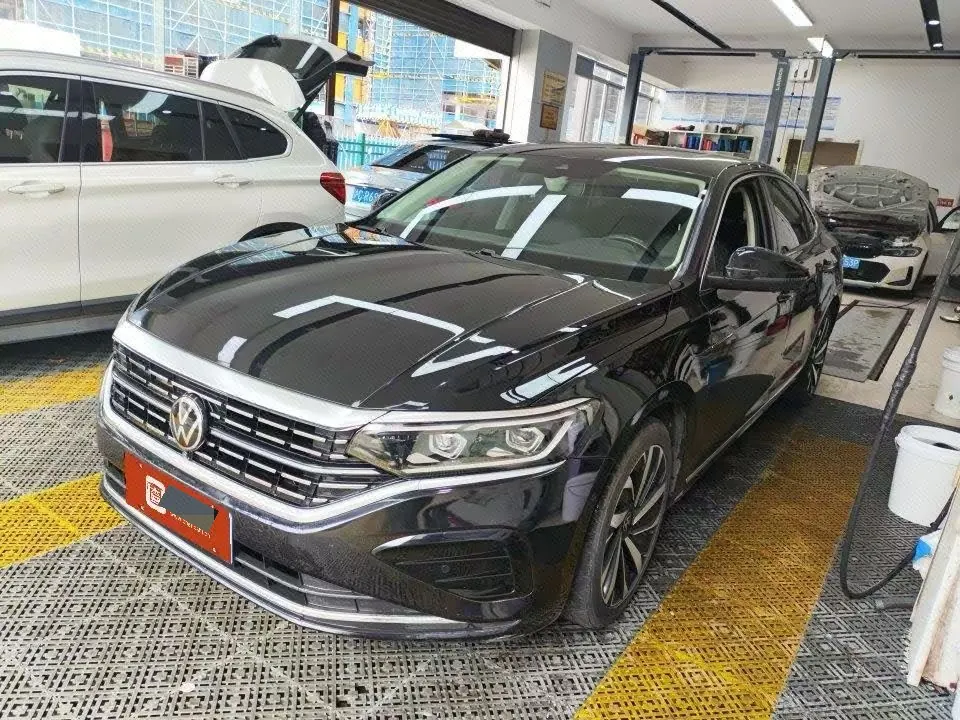 Open image lightbox: Volkswagen 2022 Passat 2.0TSI 330TSI Premium Edition Automatic Gear