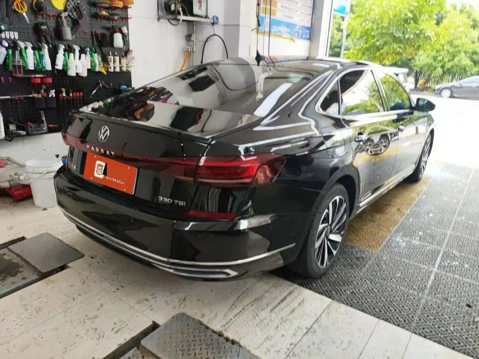 Volkswagen 2022 Passat 2.0TSI 330TSI Premium Edition Automatic Gear 2