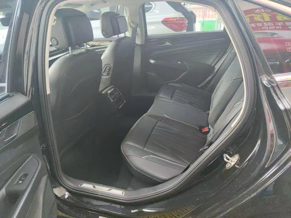 Volkswagen 2022 Passat 2.0TSI 330TSI Premium Edition Automatic Gear 5