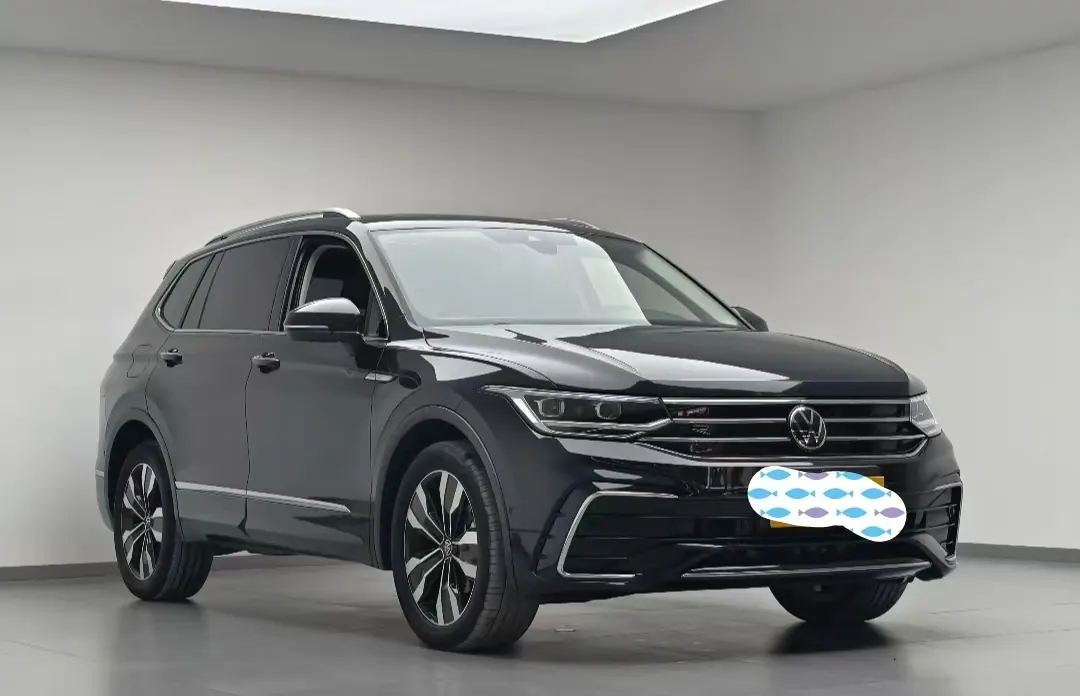 Volkswagen 2024 Tiguan L R-Line 2.0TSI 330TSI Two-Drive R-Line Overdrive Automatic Gear 6