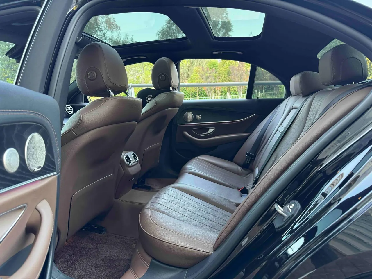Mercedes Benz E-Class (Imported) 2023 E 300 2.0T Luxury Sports Edition Automatic Gear 4