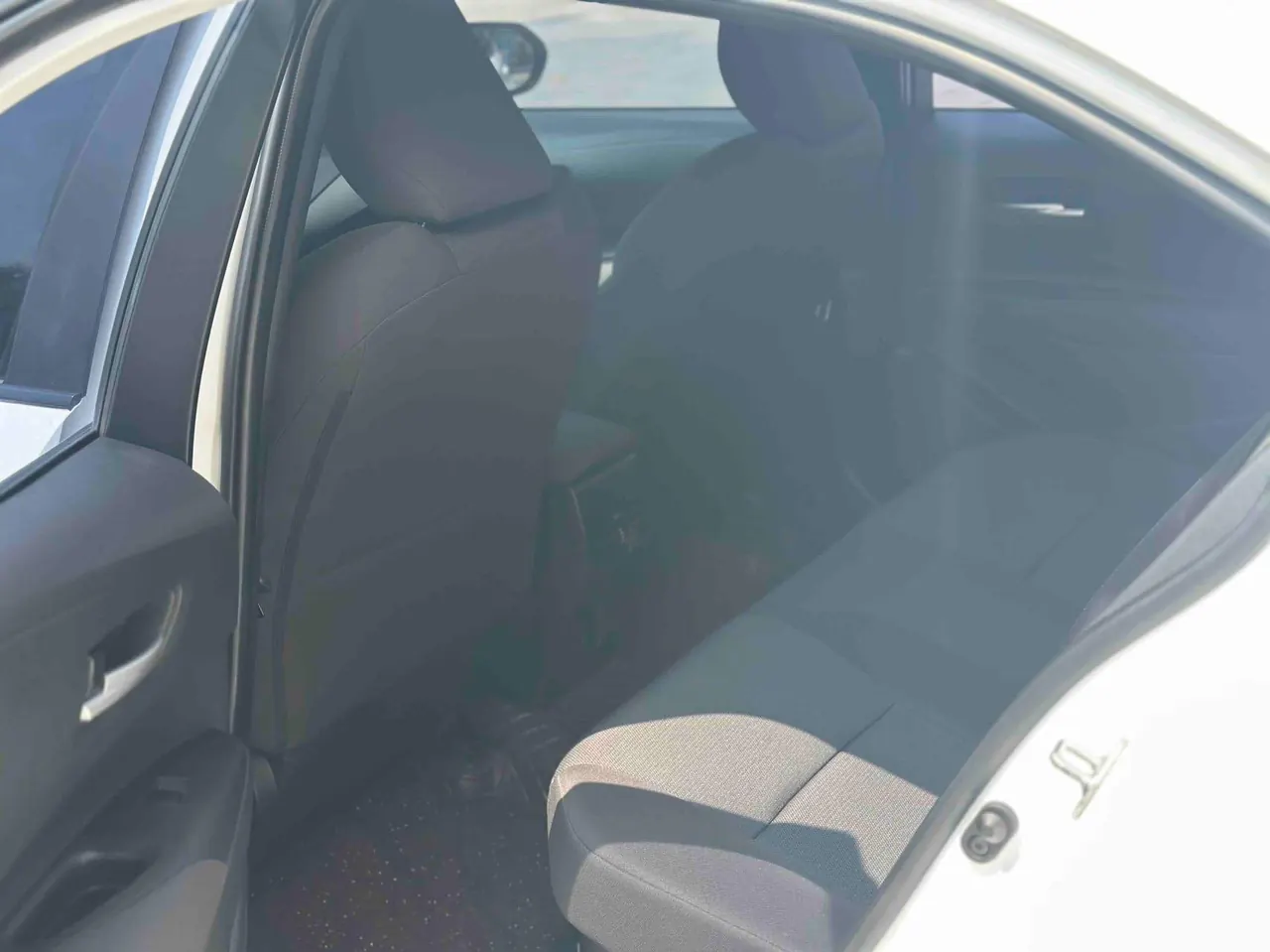 Toyota 2023 Lei Ling Shuangqing 1.8 Stepless Intelligent Electric Hybrid Deluxe Edition Automatic Gear 5