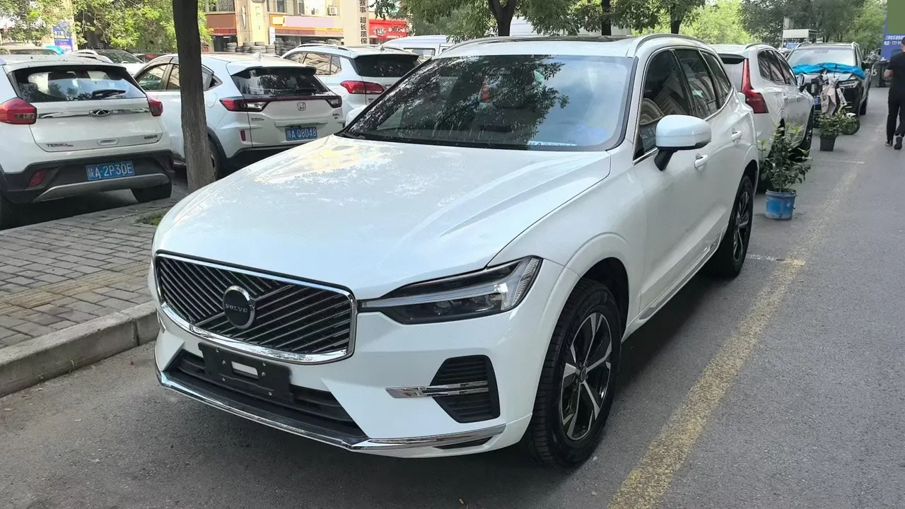 打开图片灯箱:Volvo 2026 XC60 48V 2.0T B5 All-Wheel Drive Intelligent Luxury Edition Automatic Transmission