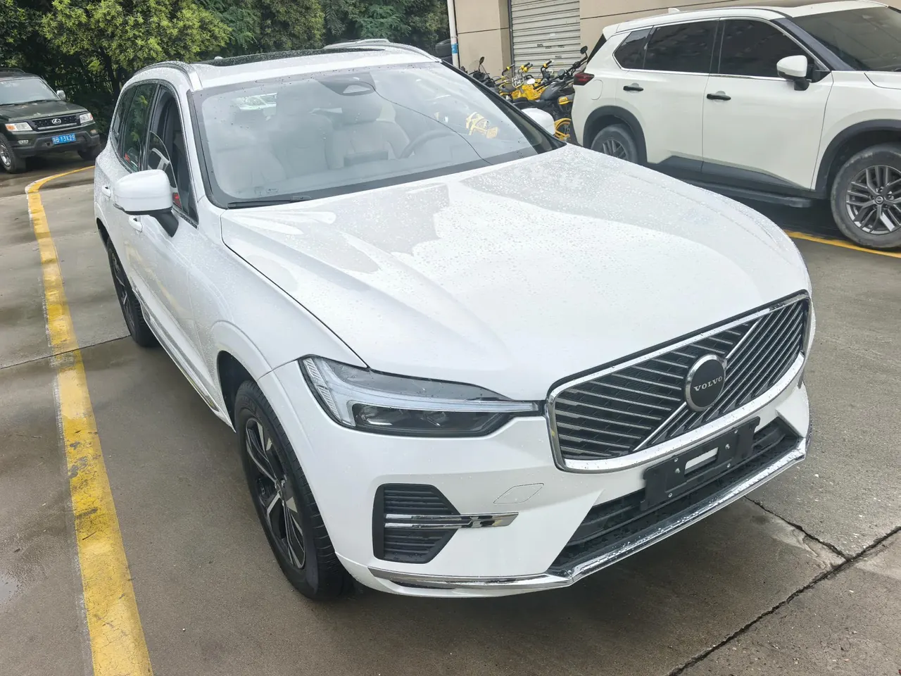Volvo 2026 XC60 48V 2.0T B5 All-Wheel Drive Intelligent Luxury Edition Automatic Transmission 3