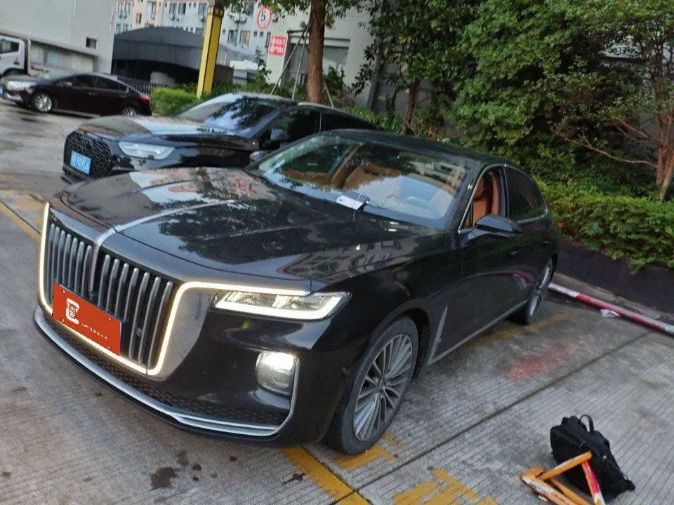 Open image lightbox: HongQi 2022 H9 48V 2.0T Zhilian Flag Edition Automatic Gear
