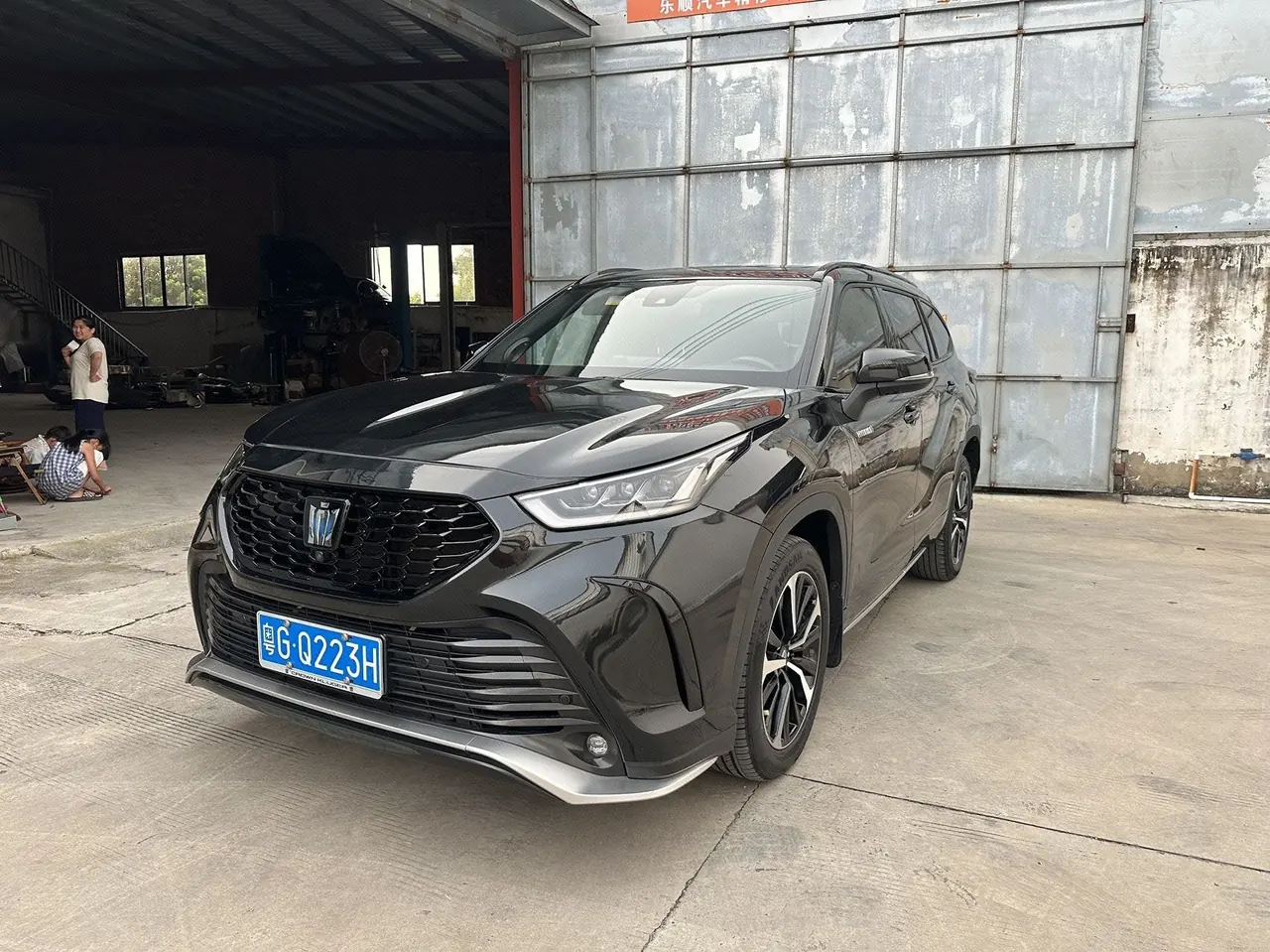 打开图片灯箱:Toyota 2022 Crown Land Release 2.5 Stepless Four-wheel Drive Flagship Automatic Gear