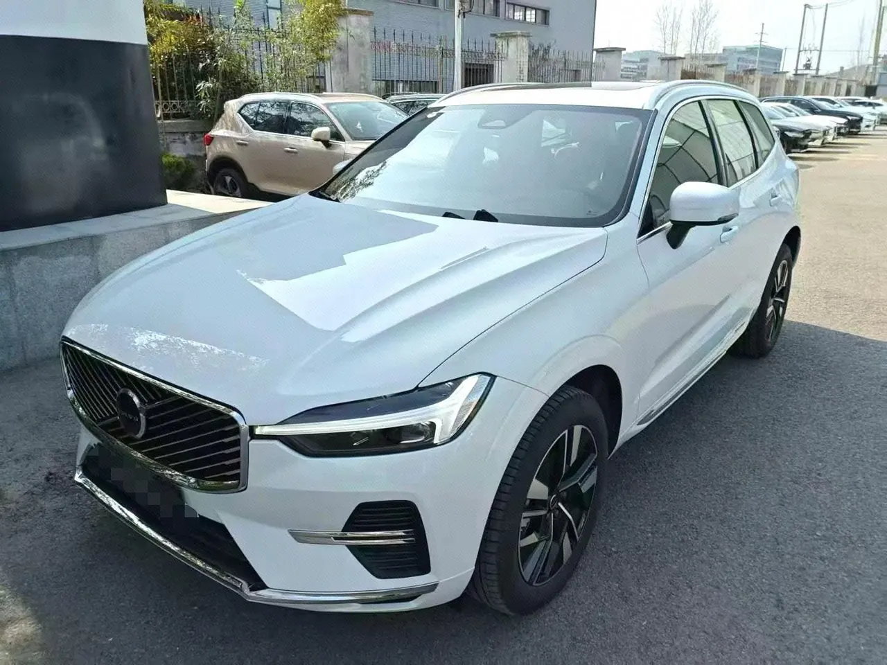 Open image lightbox: Volvo 2026 XC60 48V 2.0T B5 4-wheel drive Zhiyuan Deluxe Edition Automatic Gear