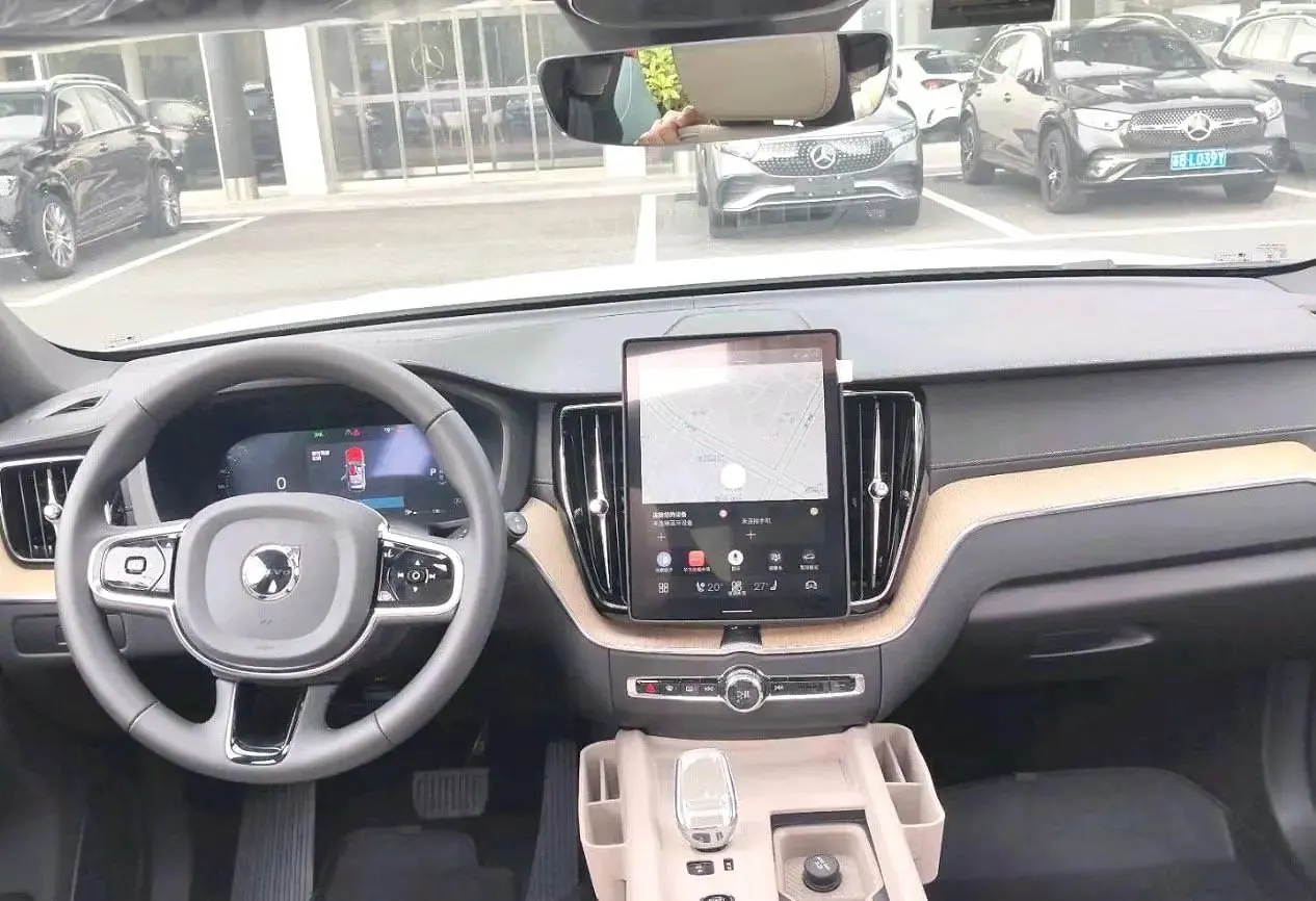 Volvo 2026 XC60 48V 2.0T B5 4-wheel drive Zhiyuan Deluxe Edition Automatic Gear 4