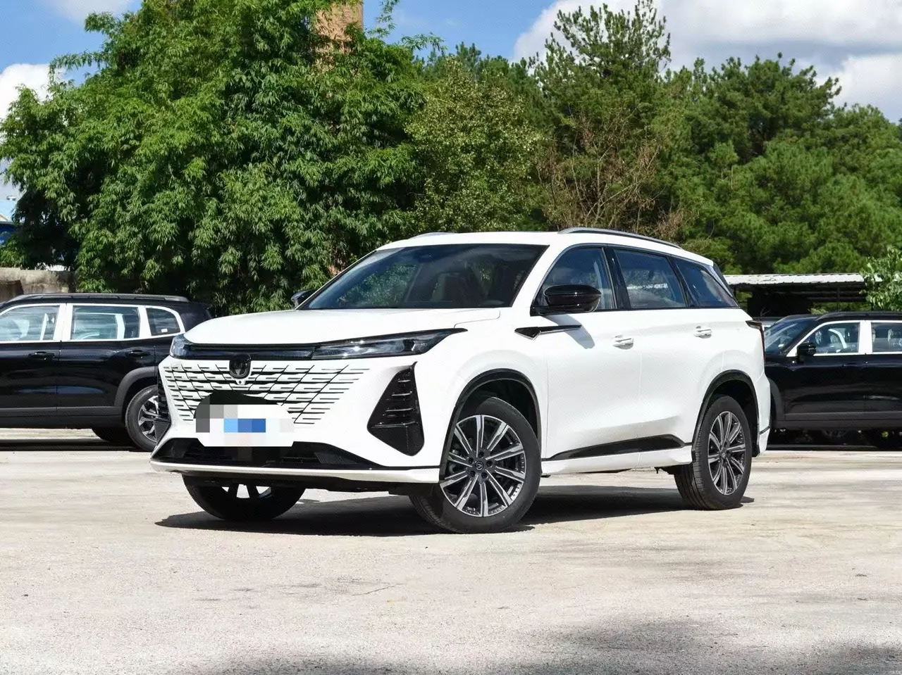 打开图片灯箱:ChangAn 2026 CS75 PLUS 1.5T Smart Champion Edition New Blue Whale Smart Navigation Automatic Gear