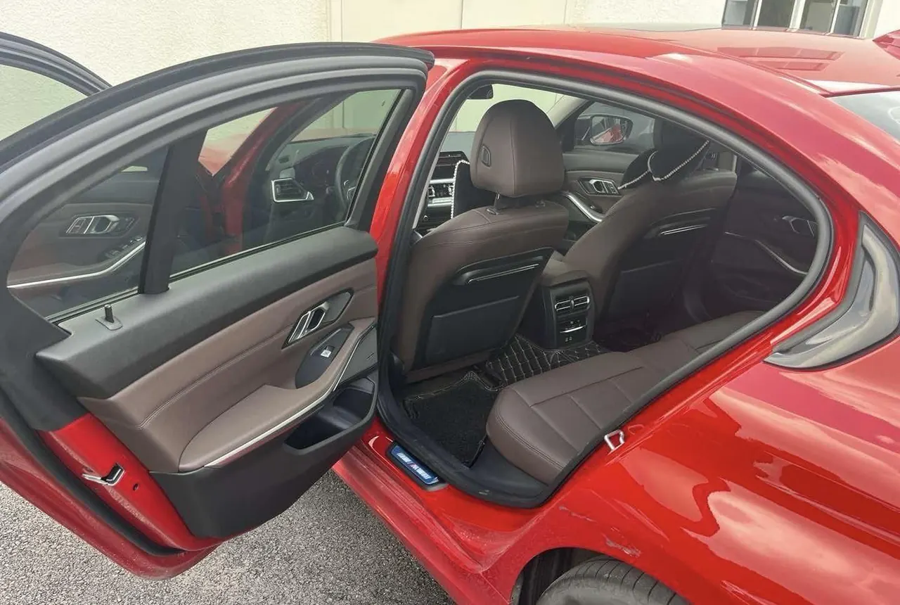 BMW 3 Series 2020 325Li 2.0T M Sports Obsidian Night Edition Automatic Gear 4