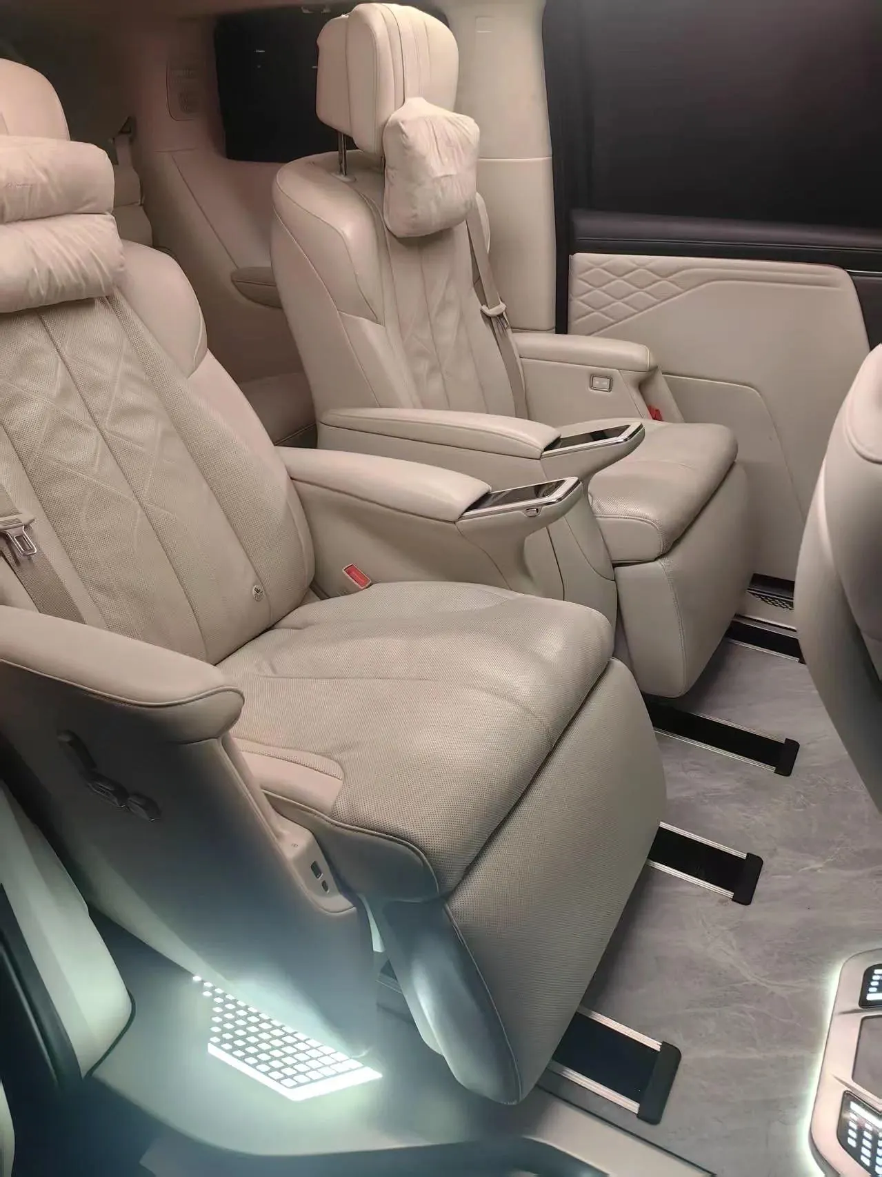 Open image lightbox: Buick 2026 to the world family 1.5T luxury version of automatic gear