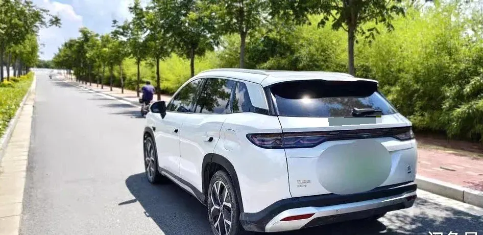 BYD 2025 Song L DM-i 1.5 Stepless Smart Driving Edition 160km Excellent Automatic Gear 4