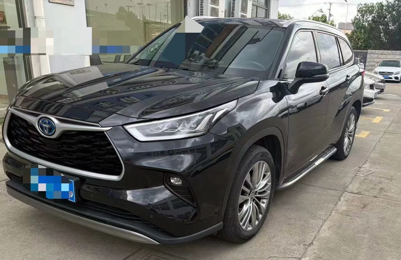 Open image lightbox: Toyota 2022 Highlander Dual Engine 2.5 Stepless Four-wheel Drive Premium Edition 7-seat Automatic Gear