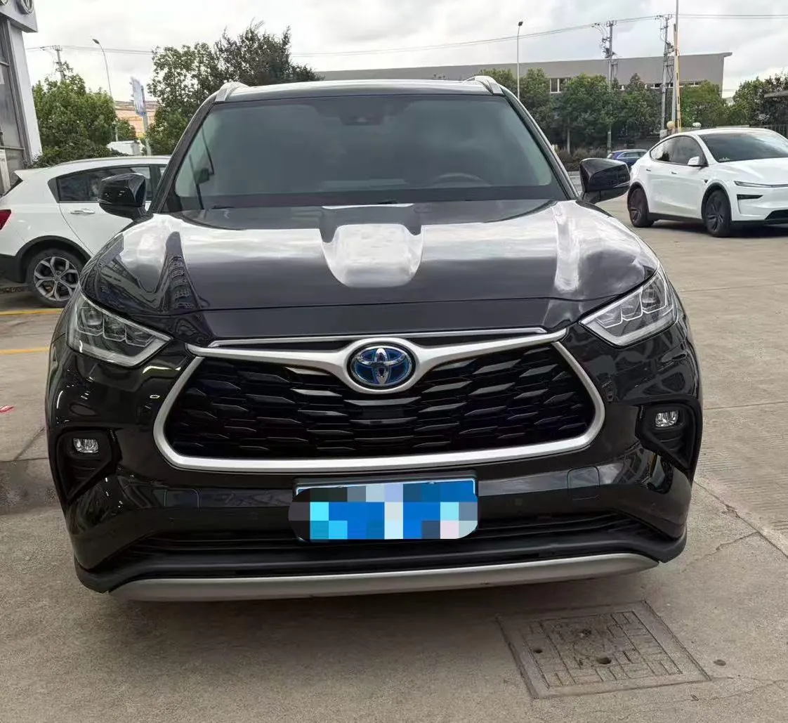 Toyota 2022 Highlander Dual Engine 2.5 Stepless Four-wheel Drive Premium Edition 7-seat Automatic Gear 2