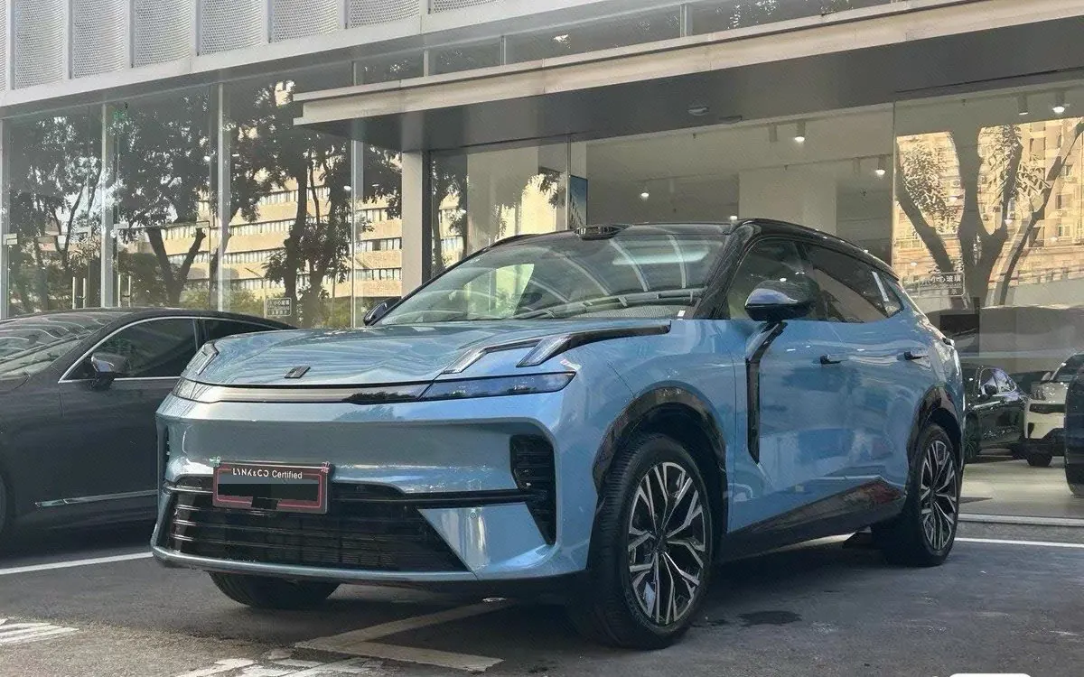 Open image lightbox: LYNK&CO 2026 LYNK&CO 08 EM-P 1.5T 210 Four-wheel Drive Performance Ultra H7 Automatic Gear