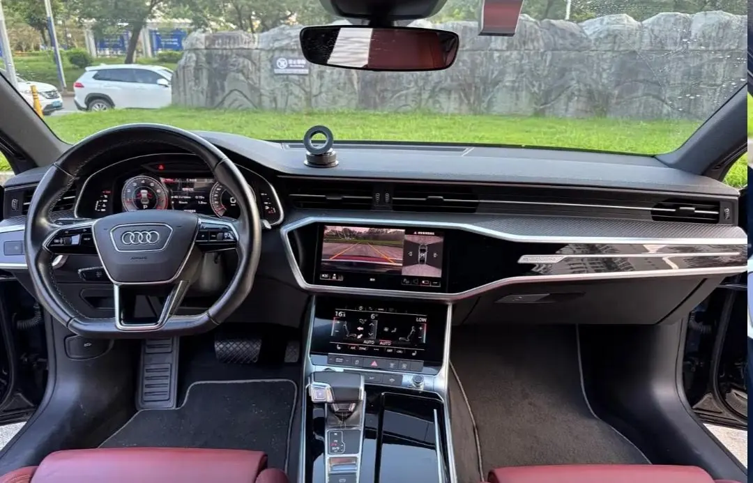 Audi 2023 A7L 2.0TFSI 45TFSI Quattro S-line Black Samurai Edition Automatic Gear 4