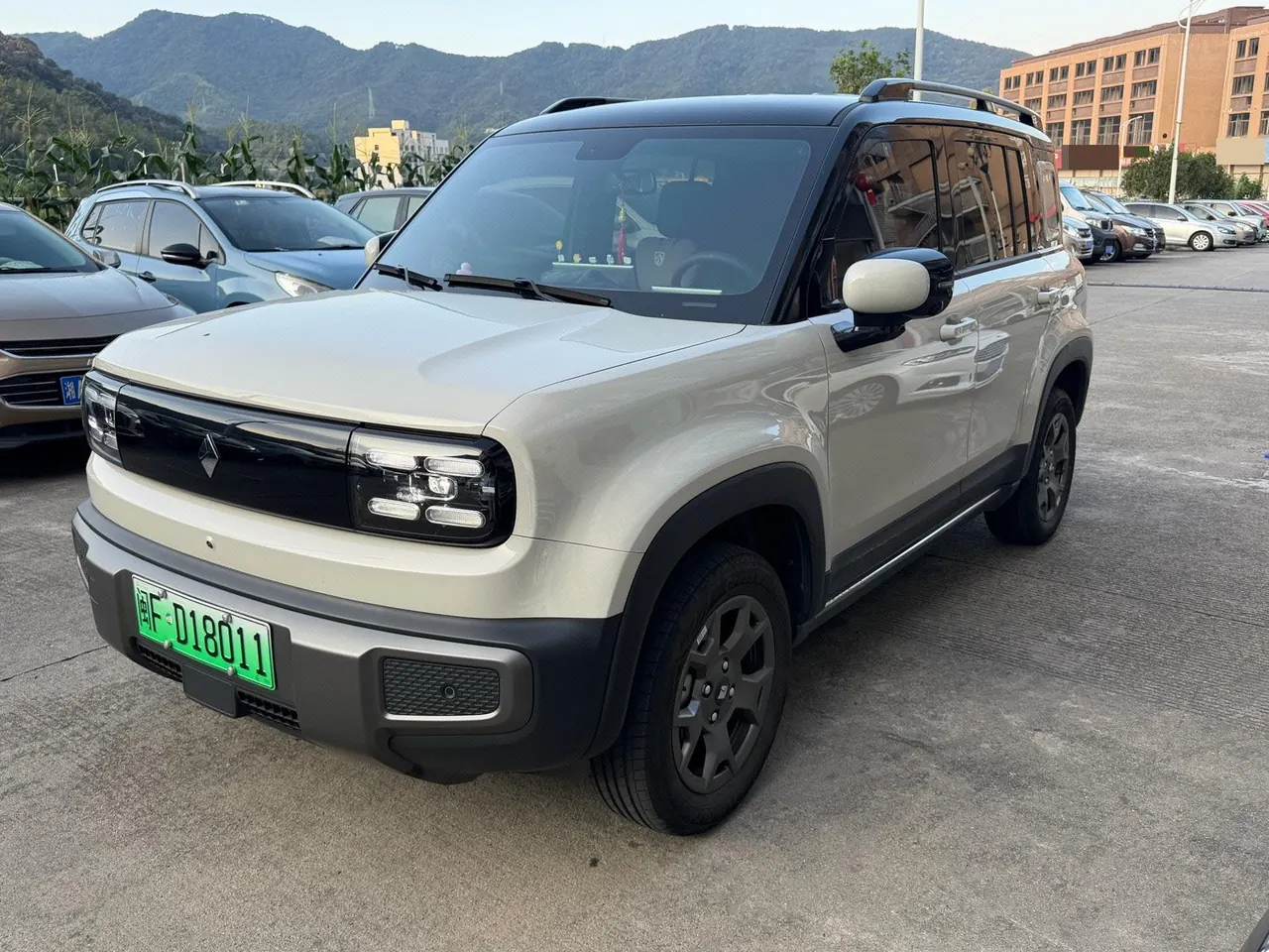 Open image lightbox: BaoJun 2026 Yueyou Plus 301km Flagship Automatic Gear
