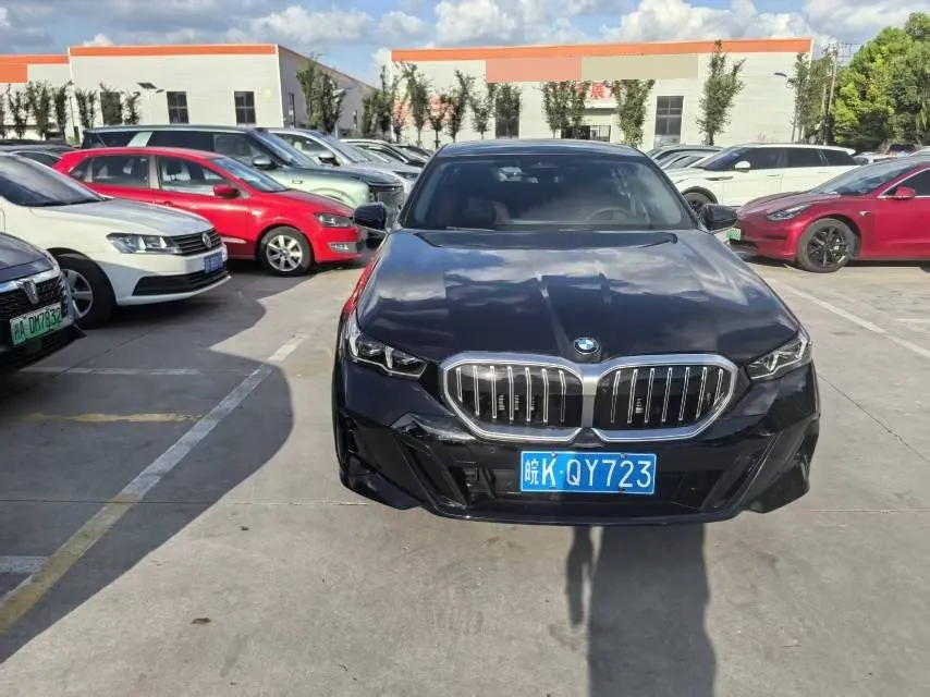 BMW 5 Series 2026 model 530Li 48V 2.0T Leading Edition M Sport Package Automatic 3
