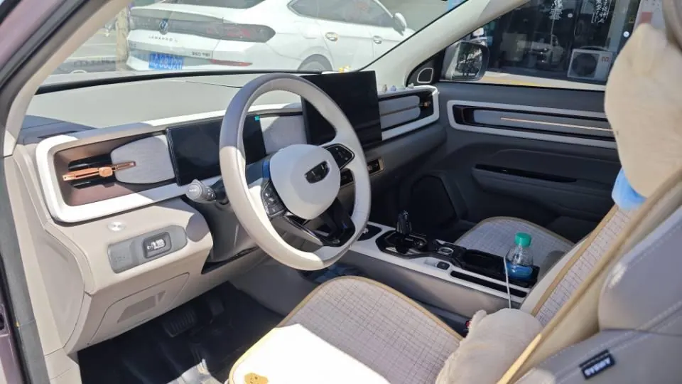 Geely 2026 model Icon 1.5TD Chocolate Elegant Edition, automatic transmission 2