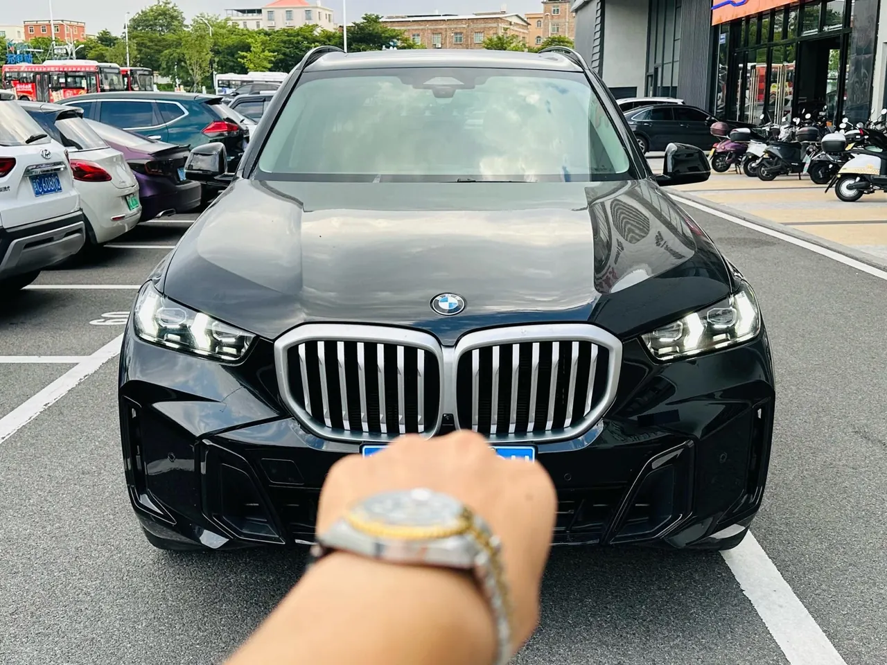 BMW 2026 X5 xDrive30Li 48V 2.0T exclusive m sports obsidian night suit automatic gear 2