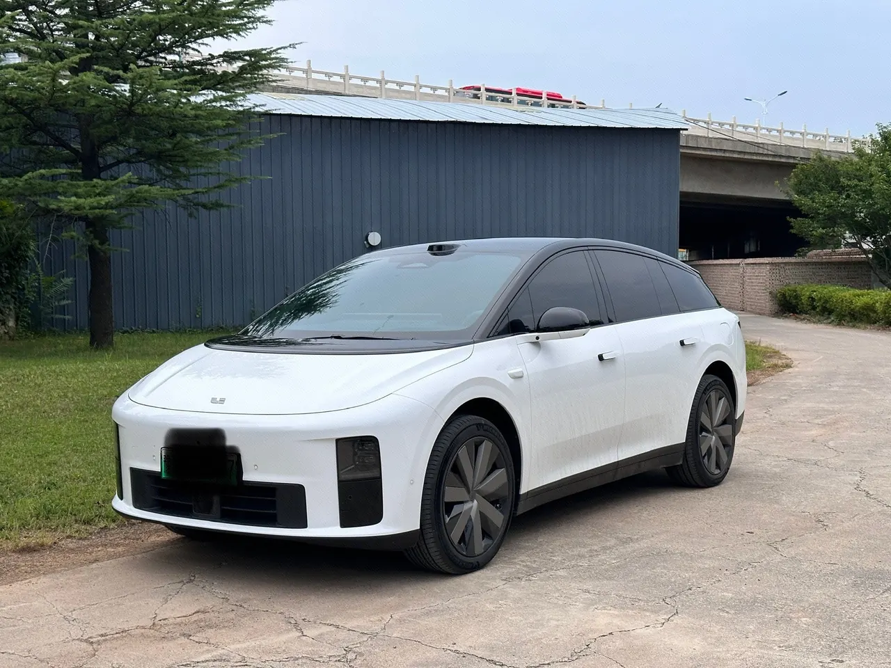Open image lightbox: Li 2025 i6 four-wheel drive basic automatic transmission