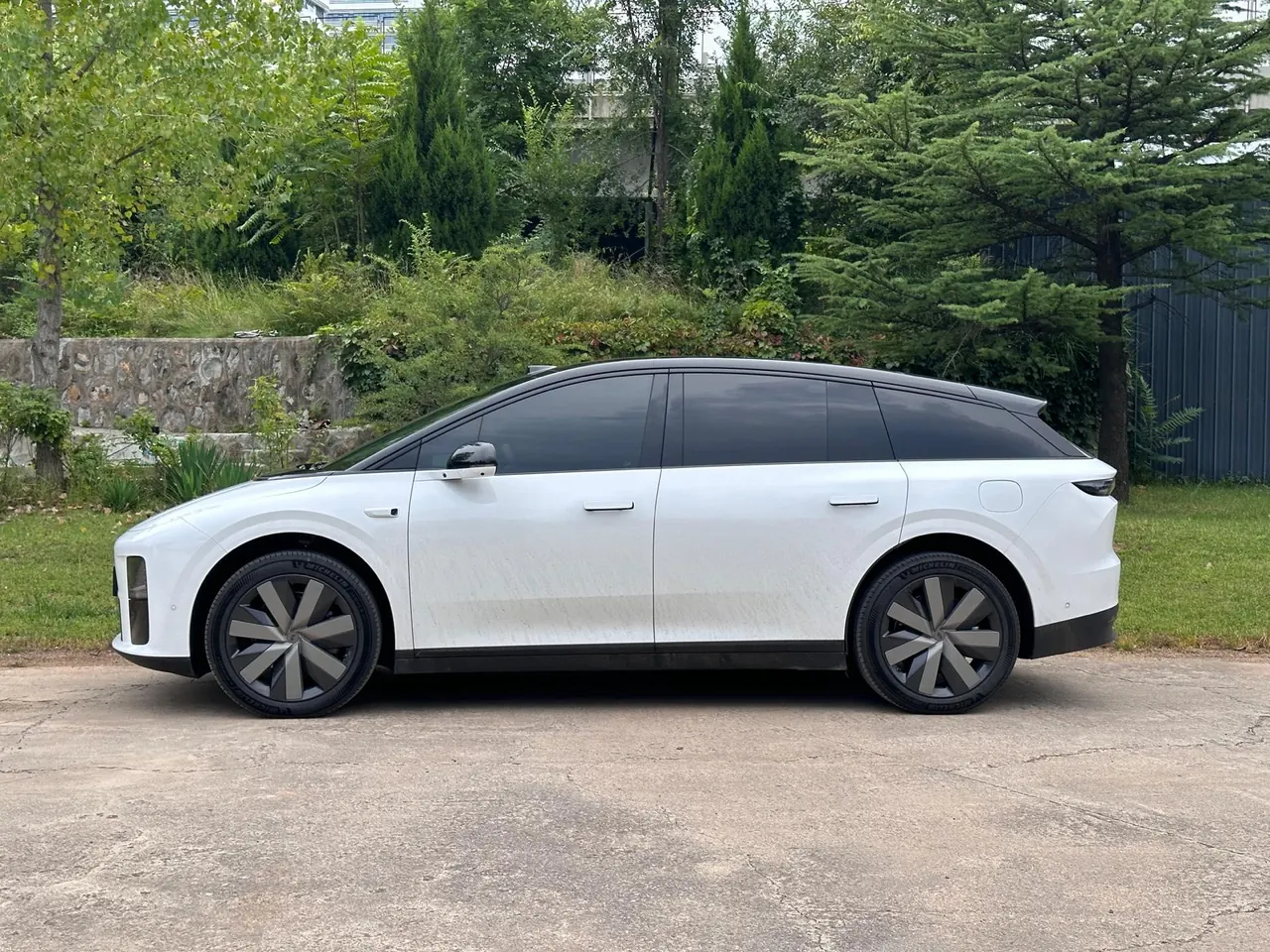 Li 2025 i6 four-wheel drive basic automatic transmission 4