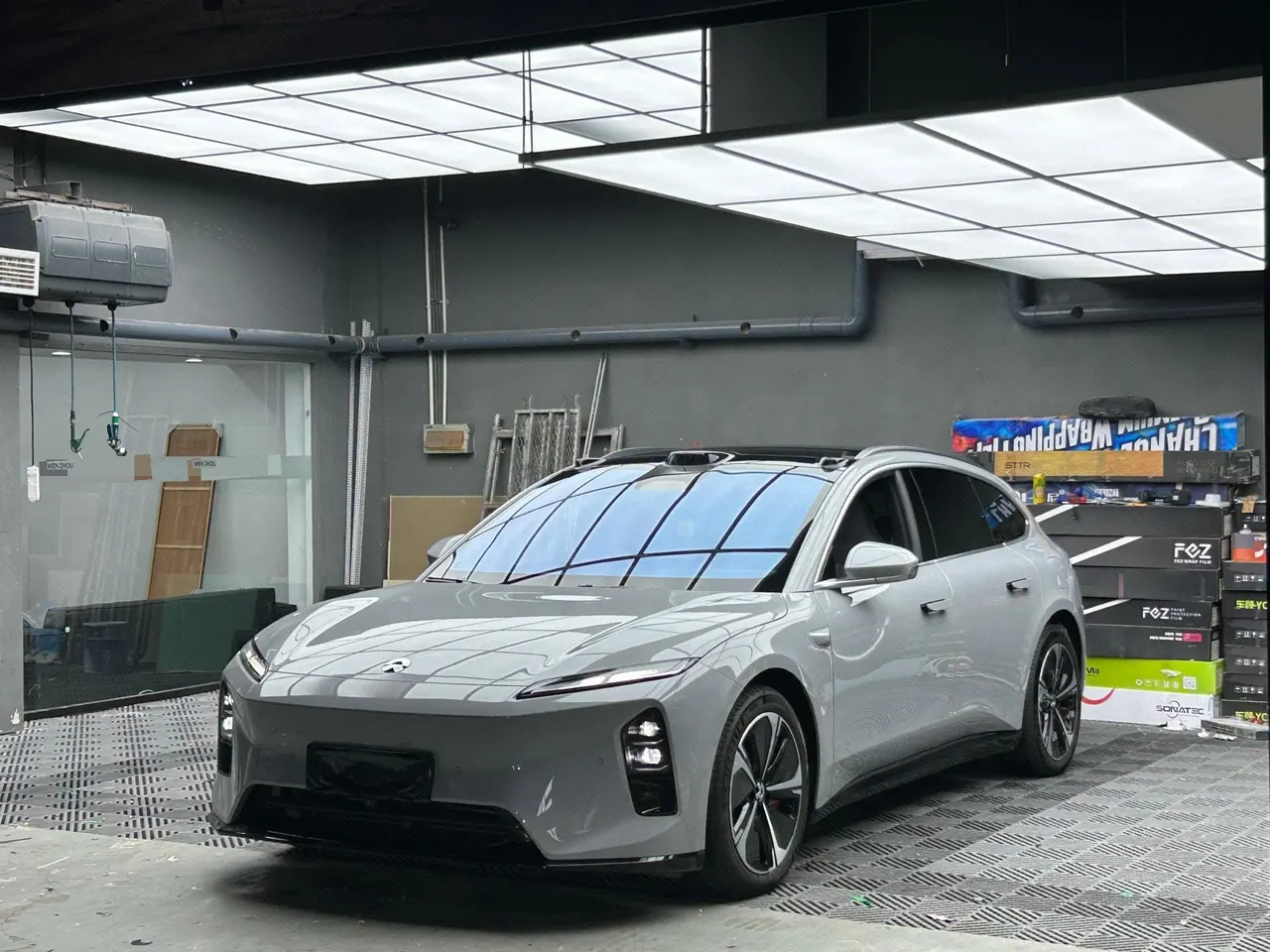 Open image lightbox: NIO 2025 ET5T 75kWh Touring automatic
