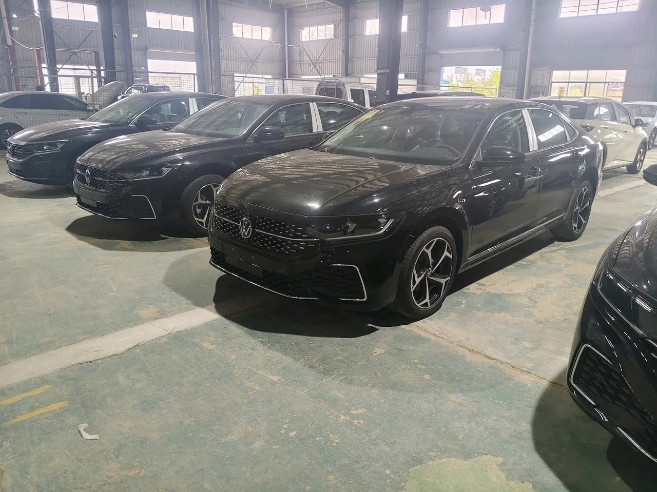 Open image lightbox: Volkswagen 2026 Passat 2.0TSI 380TSI Subut Longteng Edition Automatic Gear